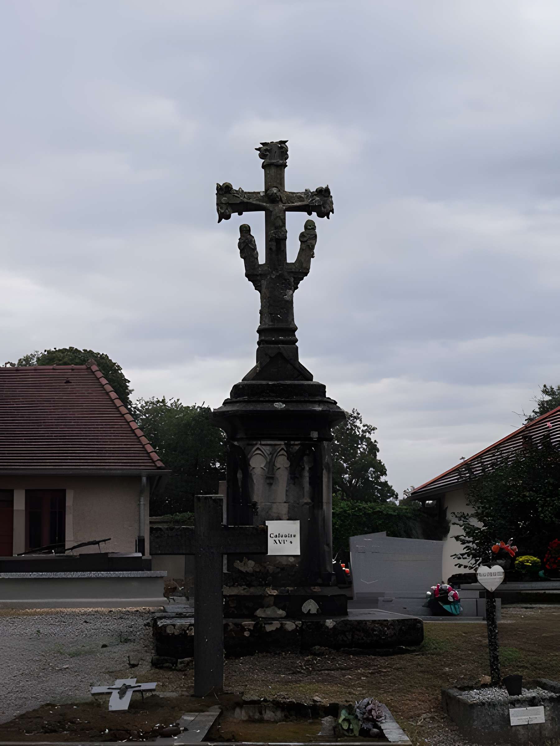 Calvaire du cimetière de Chaucenne