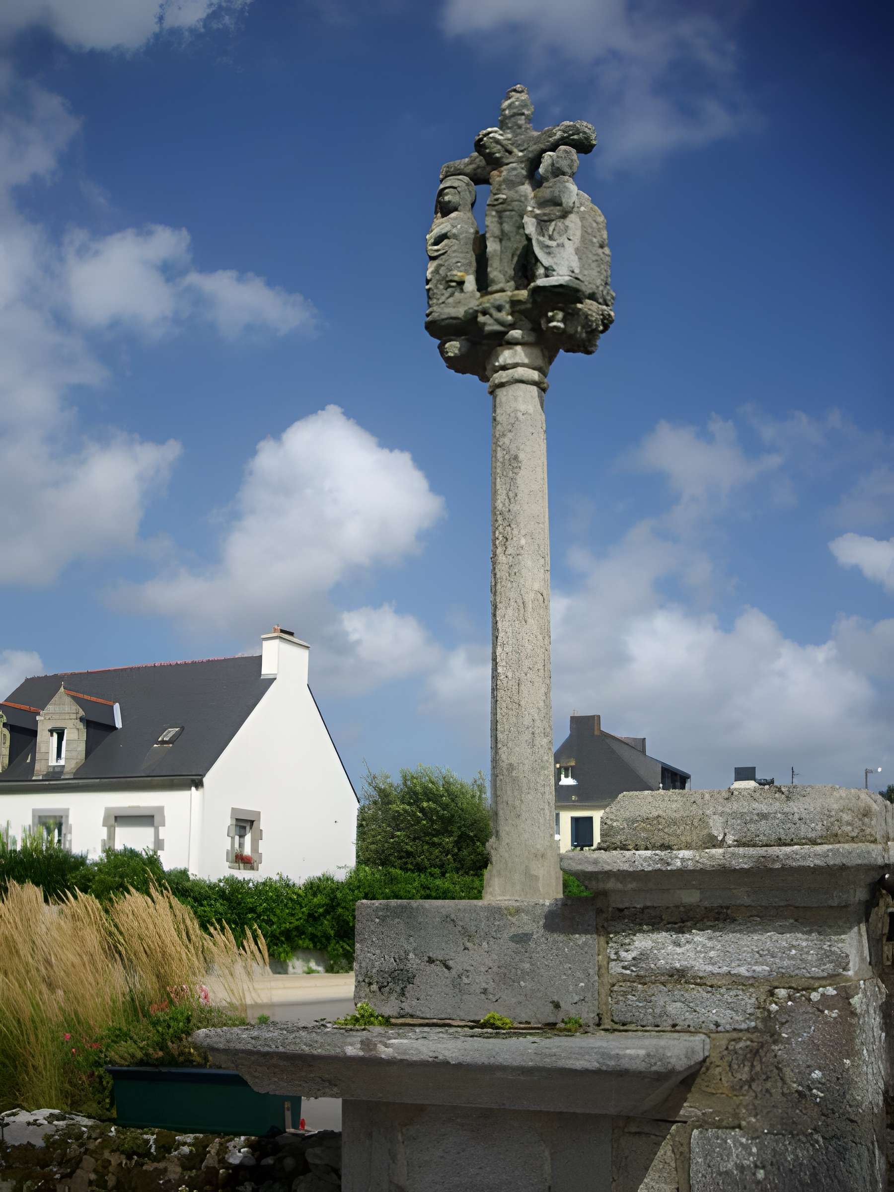 Calvaire du cimetière de Locqueltas 