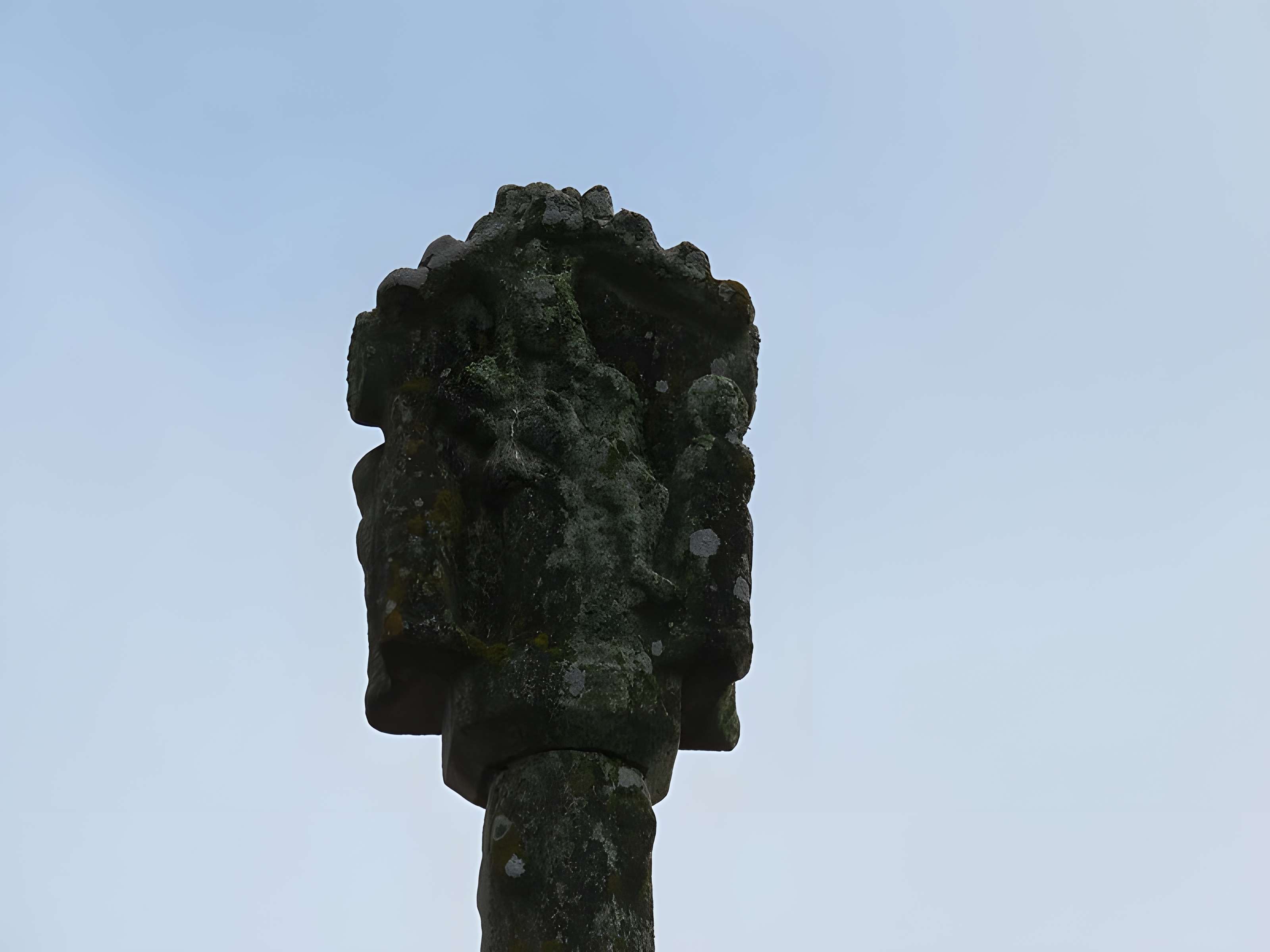 Calvaire du cimetière de Loyat