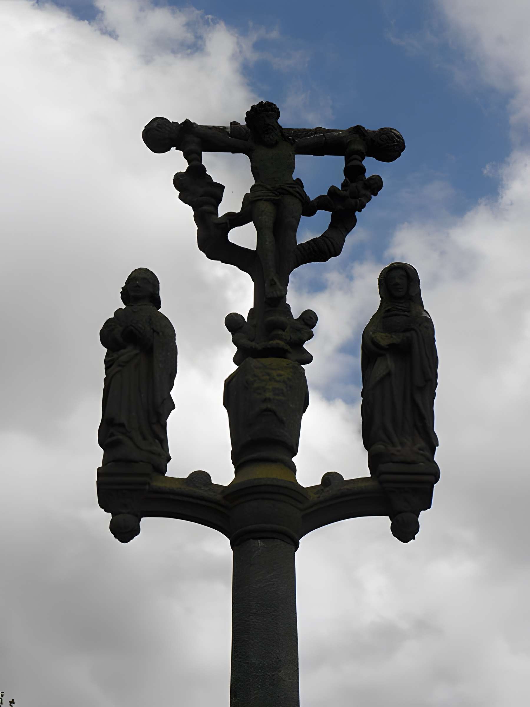 Calvaire du cimetière de Ploéven