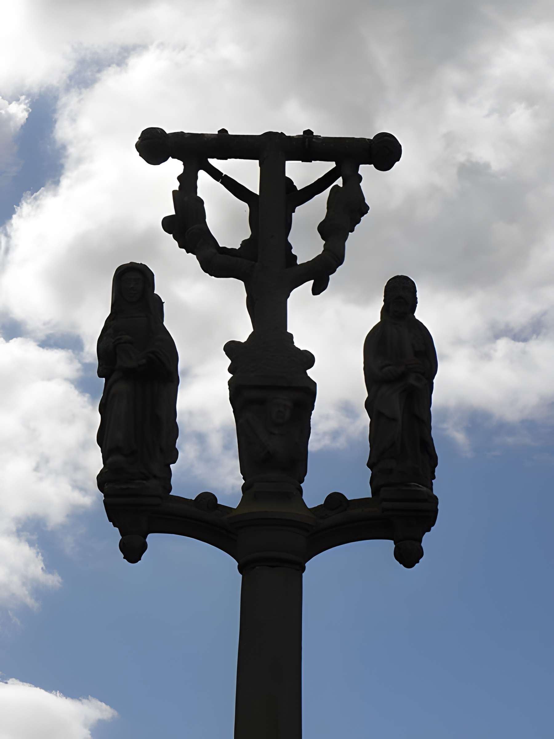 Calvaire du cimetière de Ploéven