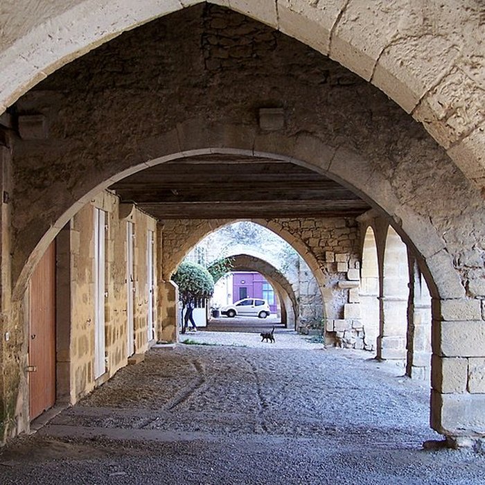 Photo de Maisons à arcades, Place du Mercadiou à Saint-Macaire