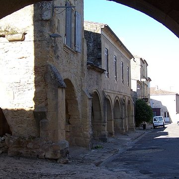 Maisons à arcades, Place du Mercadiou à Saint-Macaire