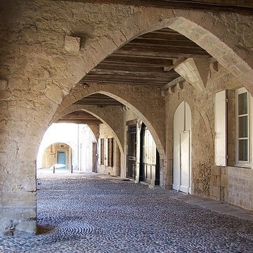 Maisons à arcades, Place du Mercadiou à Saint-Macaire