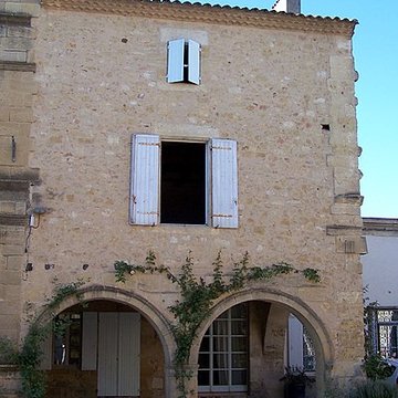 Maisons à arcades, Place du Mercadiou à Saint-Macaire
