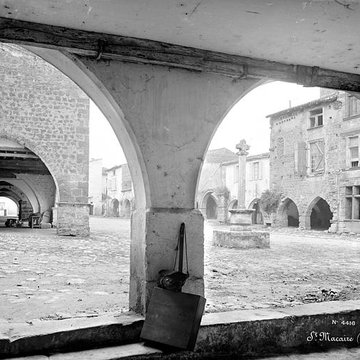 Maisons à arcades, Place du Mercadiou à Saint-Macaire