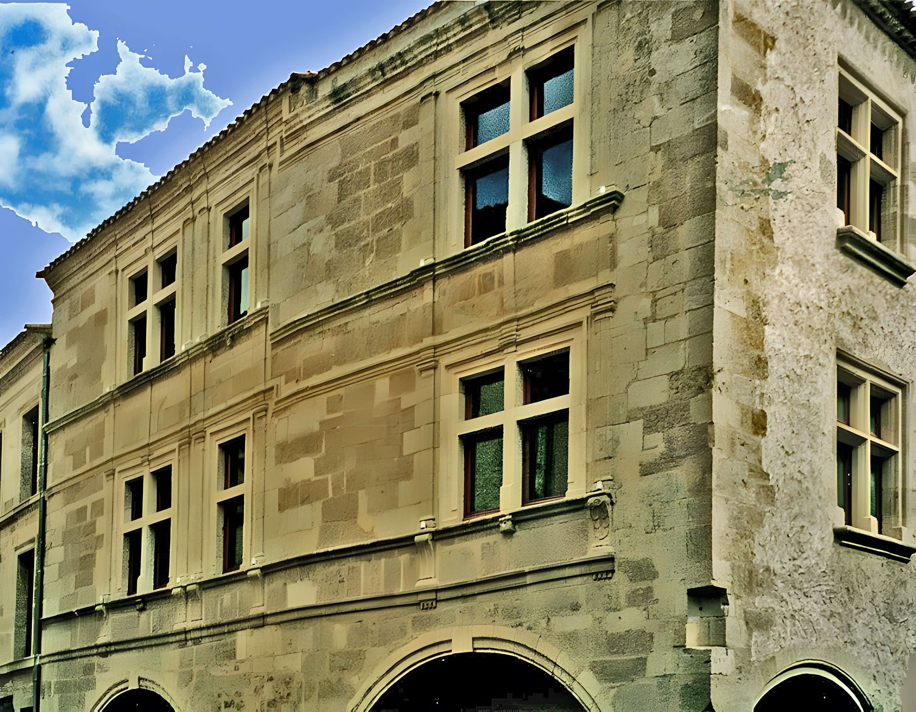 Maisons à arcades, Place du Mercadiou à Saint-Macaire