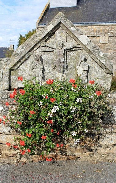 Photo de Calvaire et tympan de Coët-Bugat à Guégon