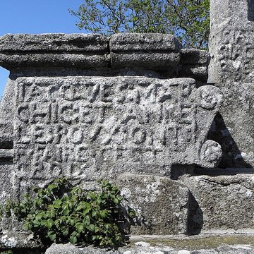 Calvaire-autel de Kergoal à Plouescat