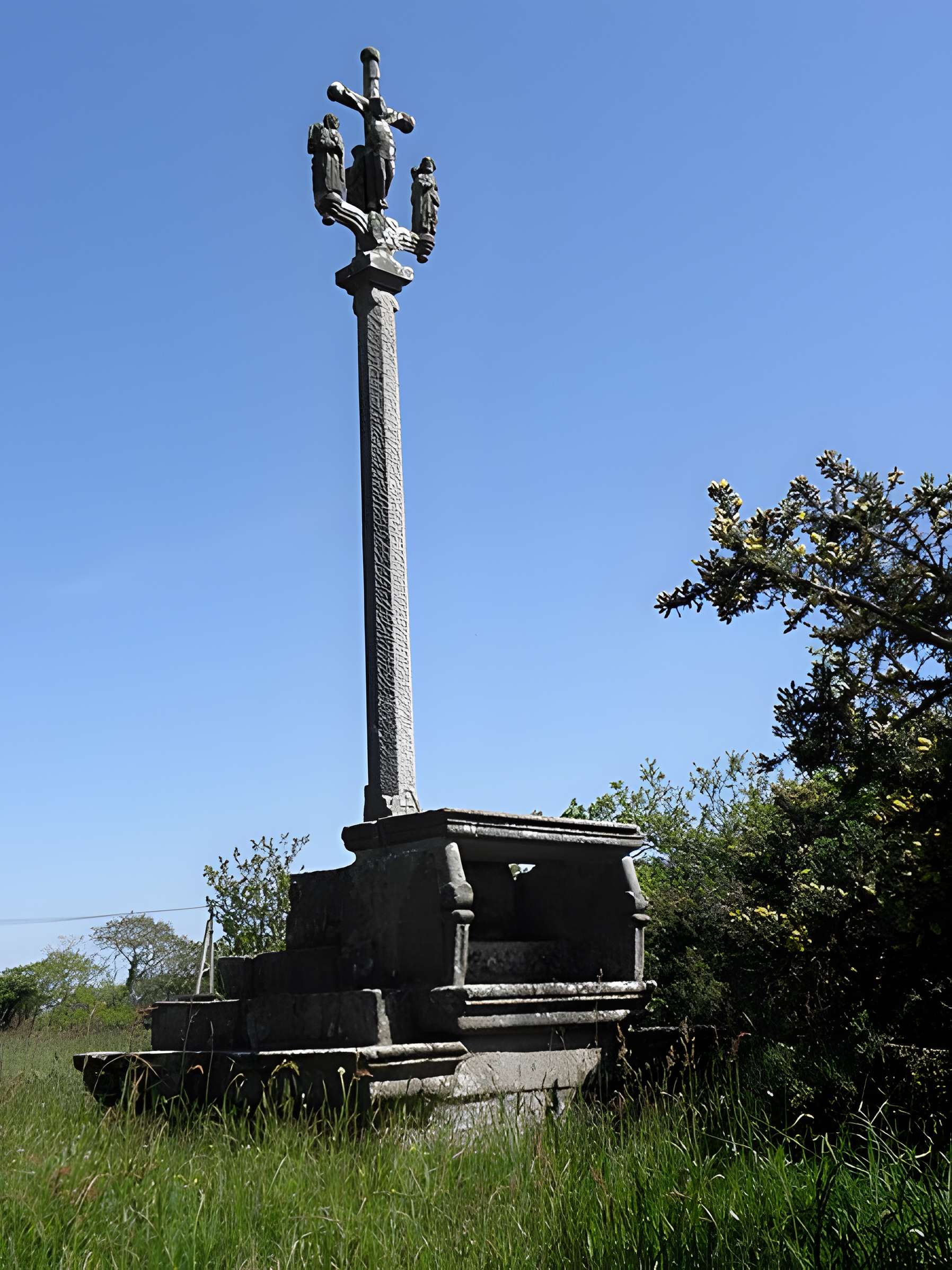 Calvaire-autel de Kergoal à Plouescat