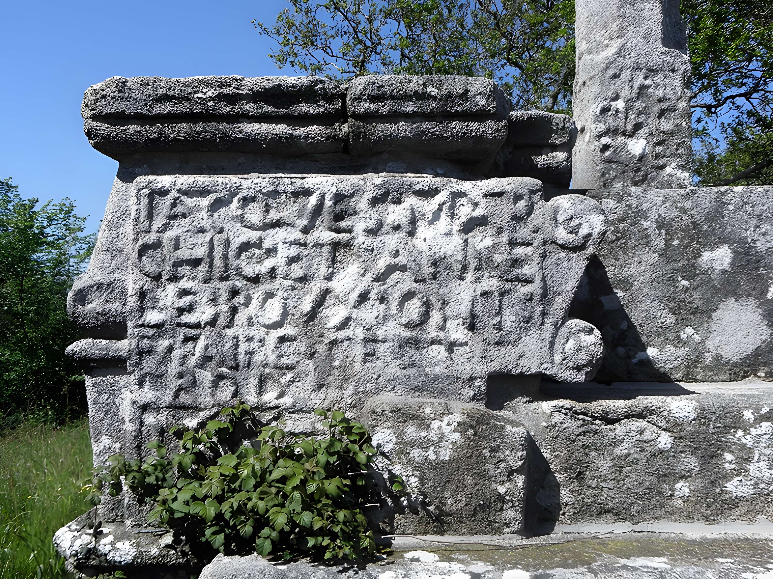 Calvaire-autel de Kergoal à Plouescat