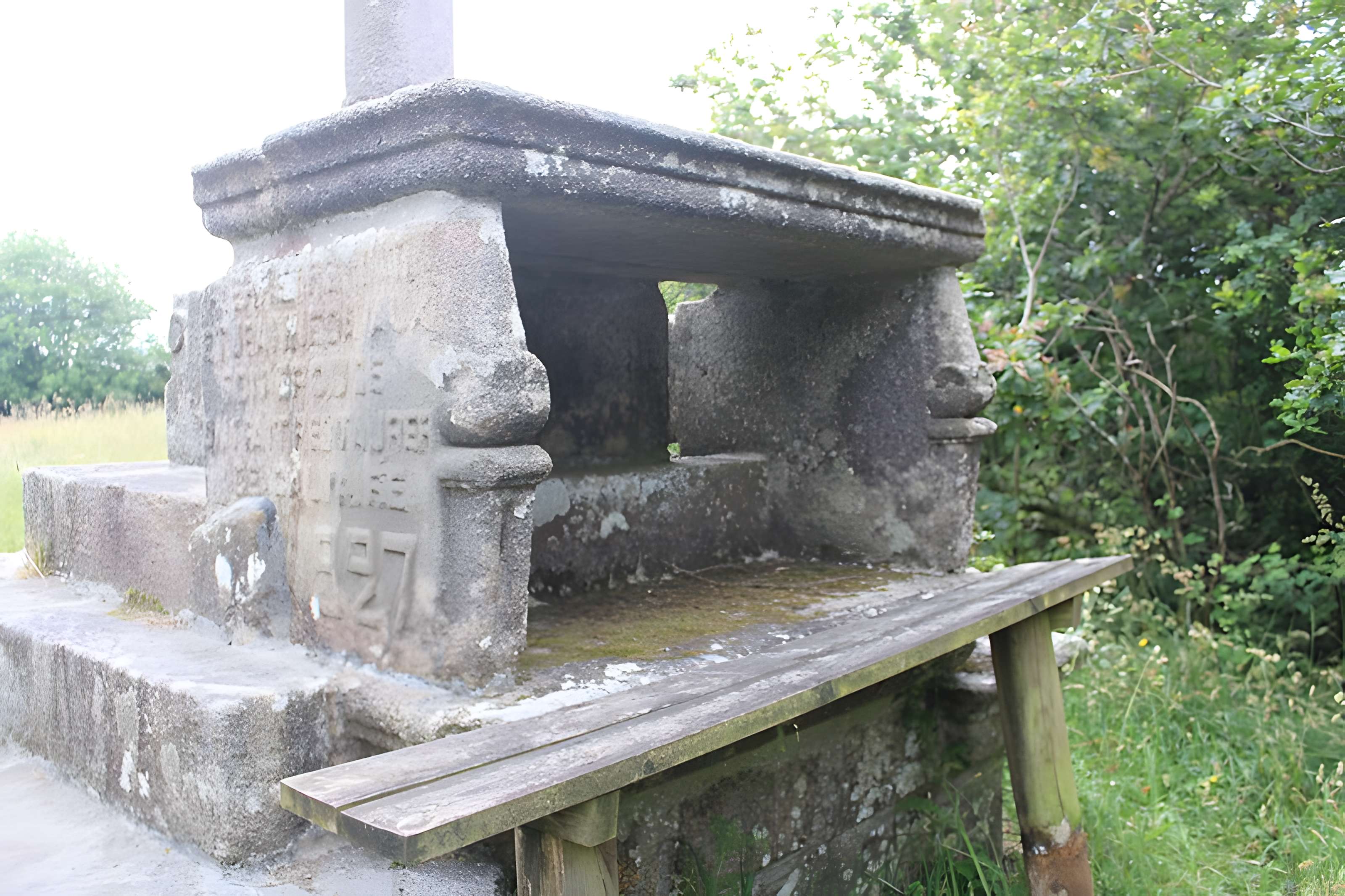 Calvaire-autel de Kergoal à Plouescat