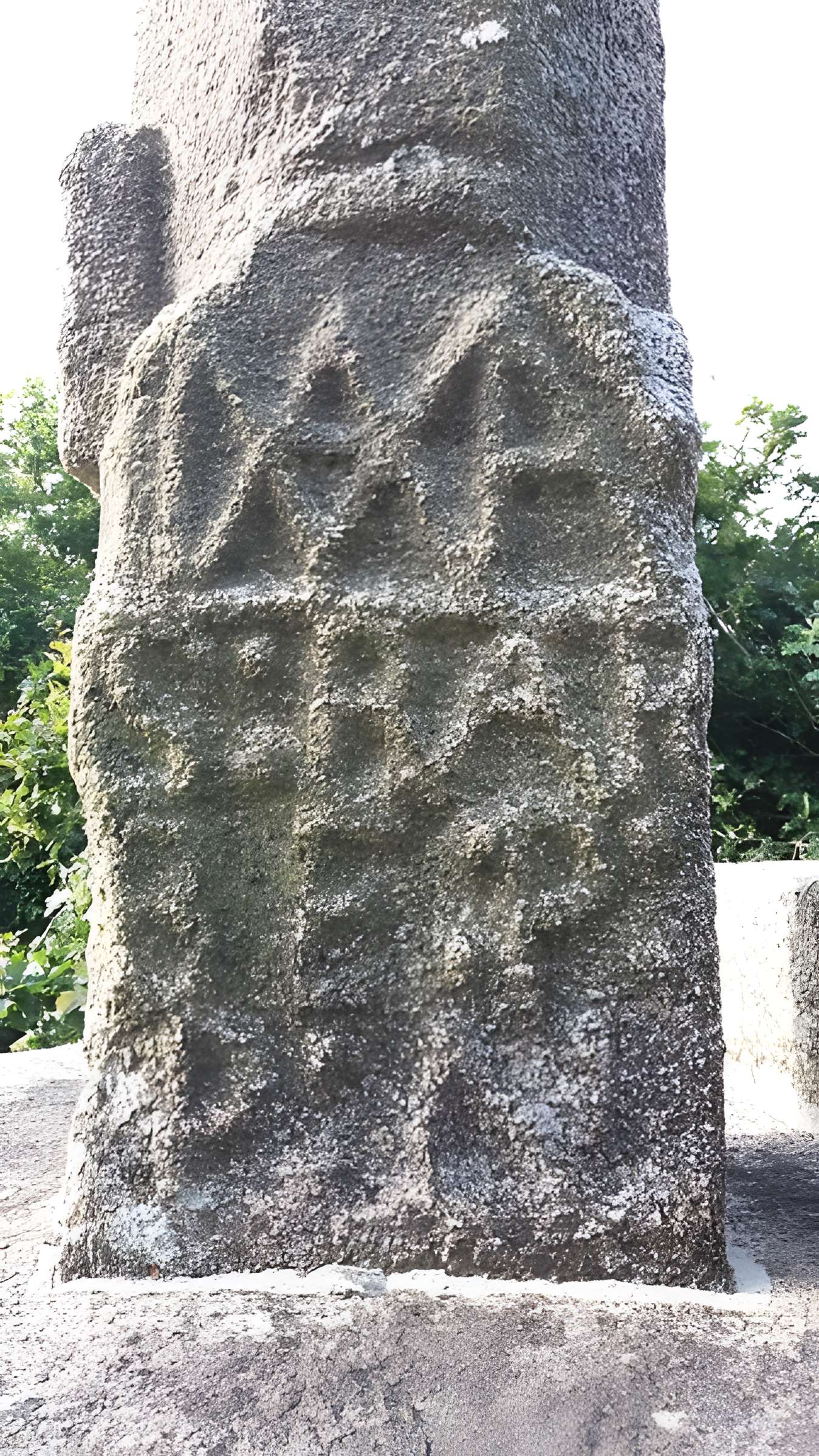 Calvaire-autel de Kergoal à Plouescat