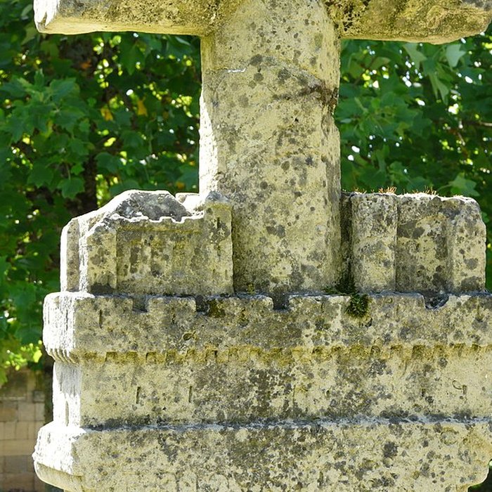 Photo de Calvaire-autel de Nanthiat