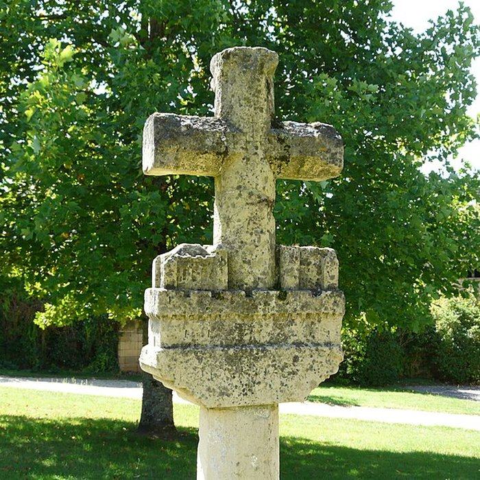 Photo de Calvaire-autel de Nanthiat