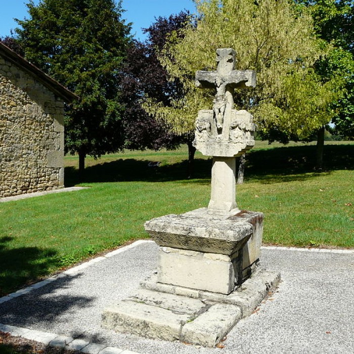 Photo de Calvaire-autel de Nanthiat