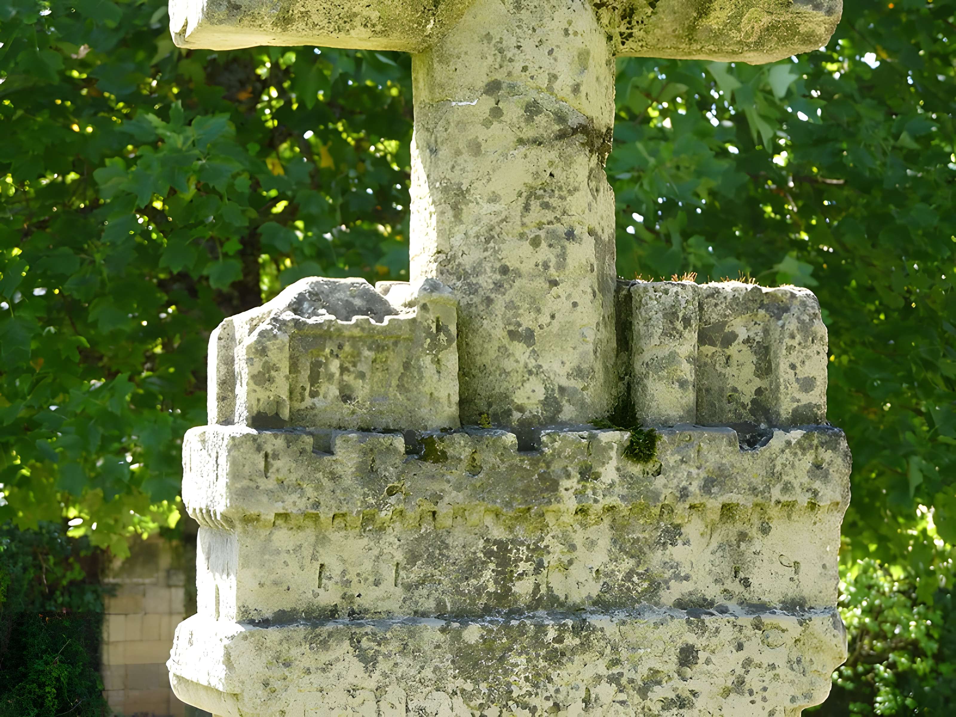 Calvaire-autel de Nanthiat