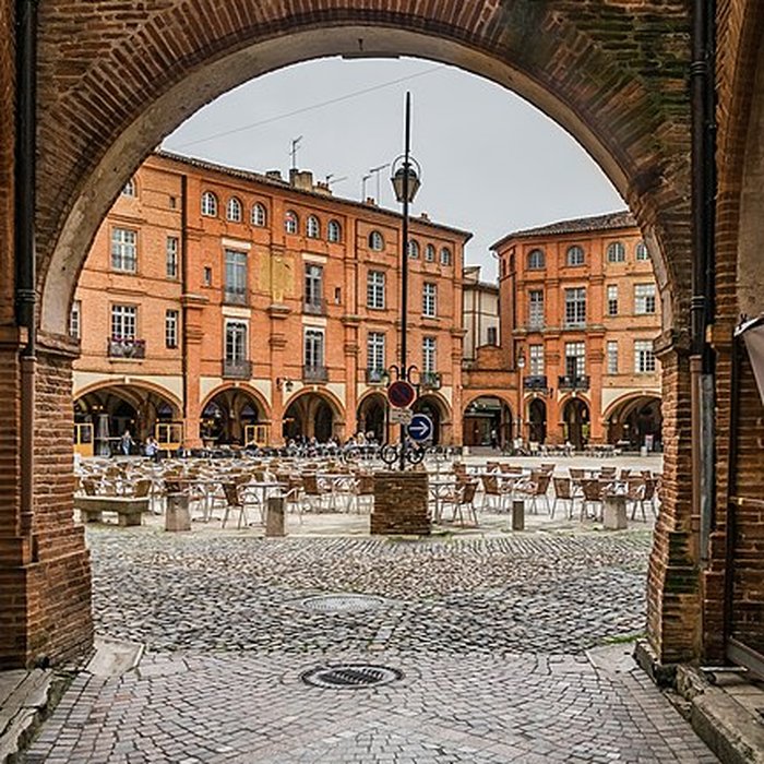 Photo de Maisons, Place Nationale de Montauban