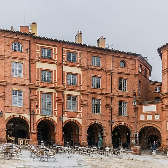 Photo de Maisons, Place Nationale de Montauban