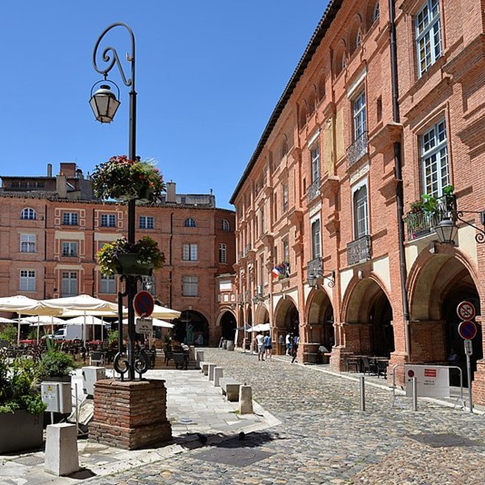 Photo de Maisons, Place Nationale de Montauban