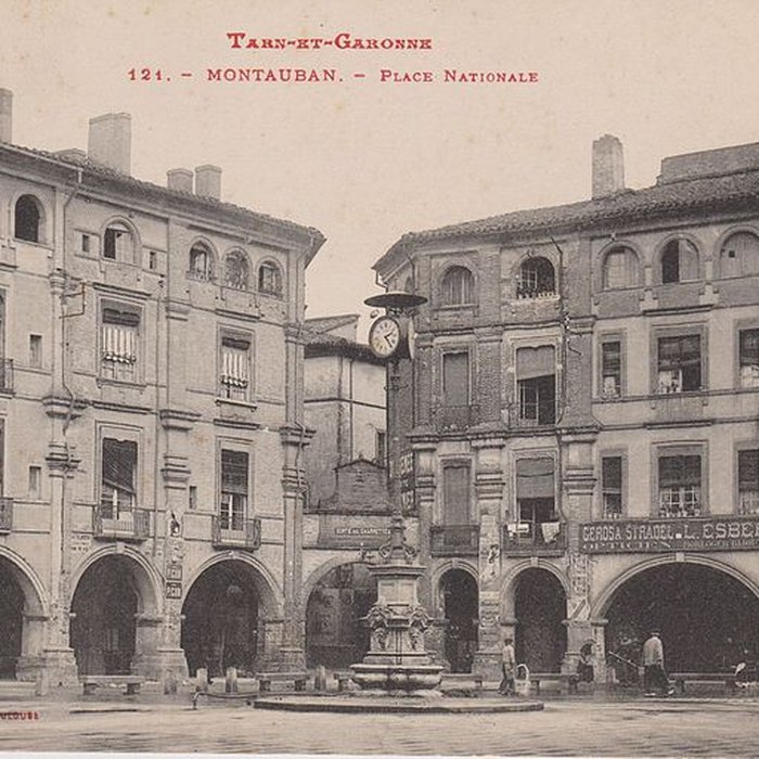 Photo de Maisons, Place Nationale de Montauban