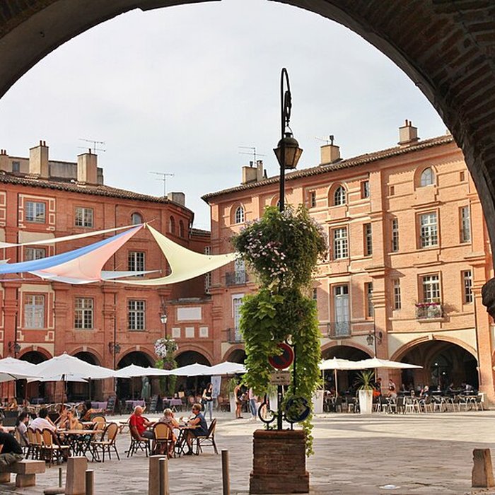 Photo de Maisons, Place Nationale de Montauban