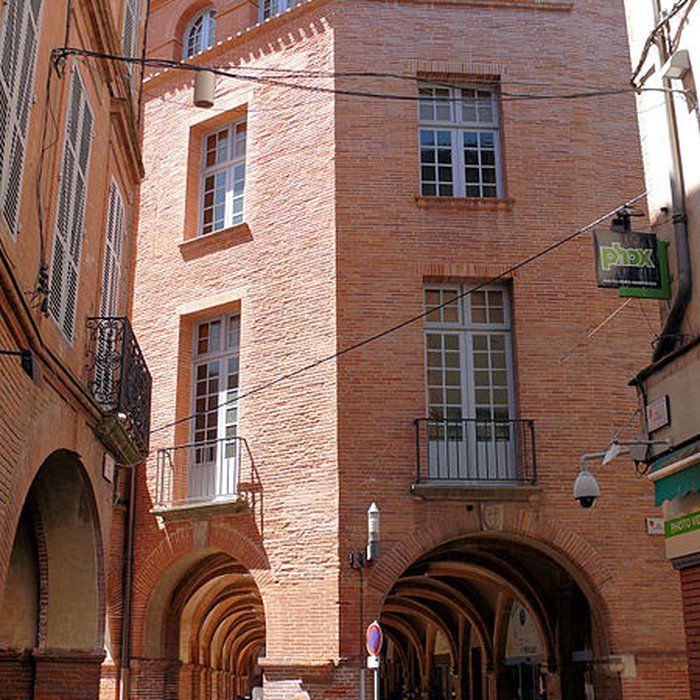 Photo de Maisons, Place Nationale de Montauban