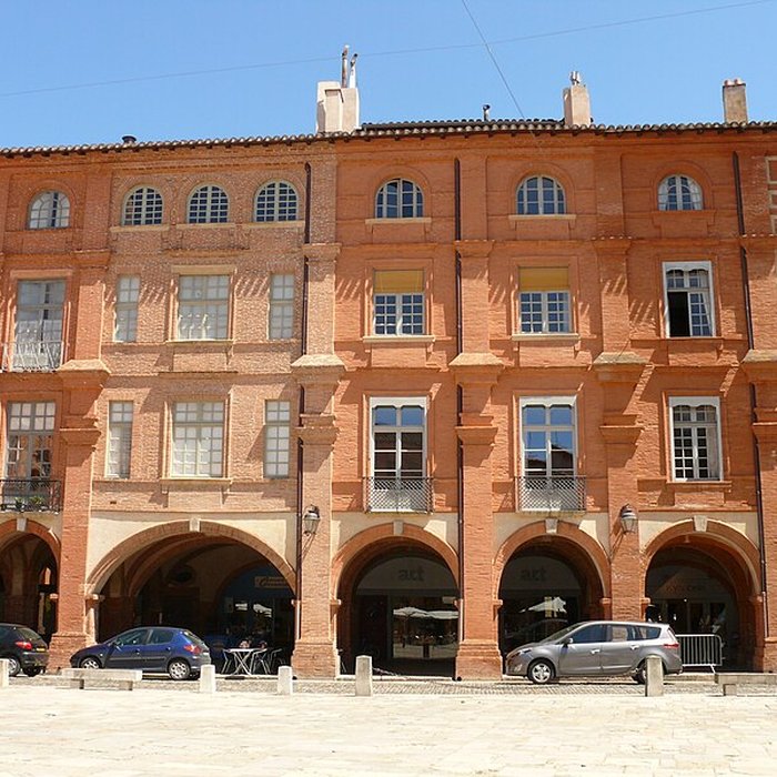 Photo de Maisons, Place Nationale de Montauban