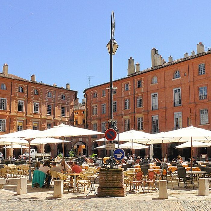 Photo de Maisons, Place Nationale de Montauban