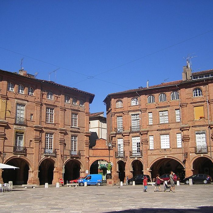 Photo de Maisons, Place Nationale de Montauban