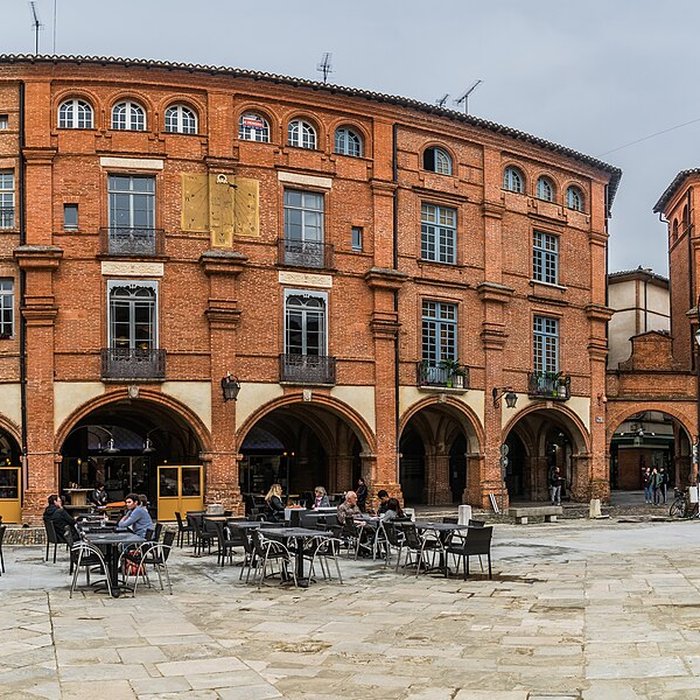 Photo de Maisons, Place Nationale de Montauban