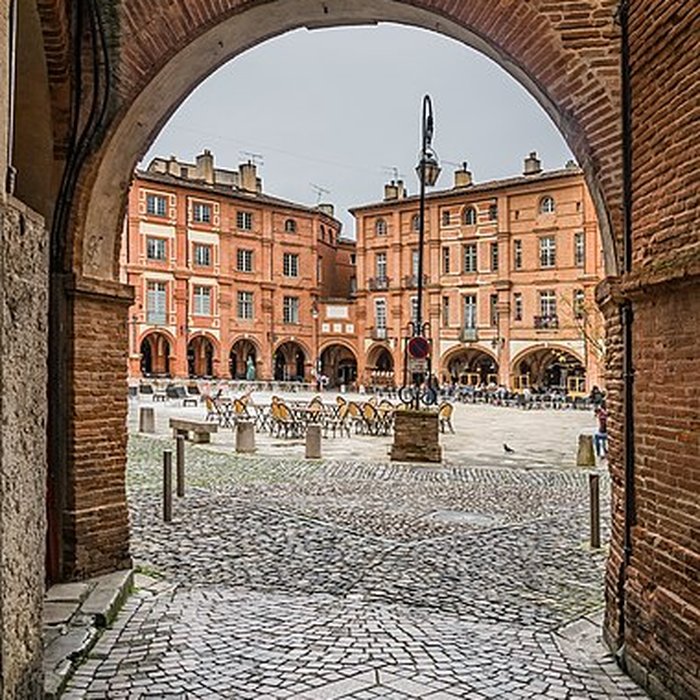 Photo de Maisons, Place Nationale de Montauban