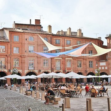 Maisons, Place Nationale de Montauban