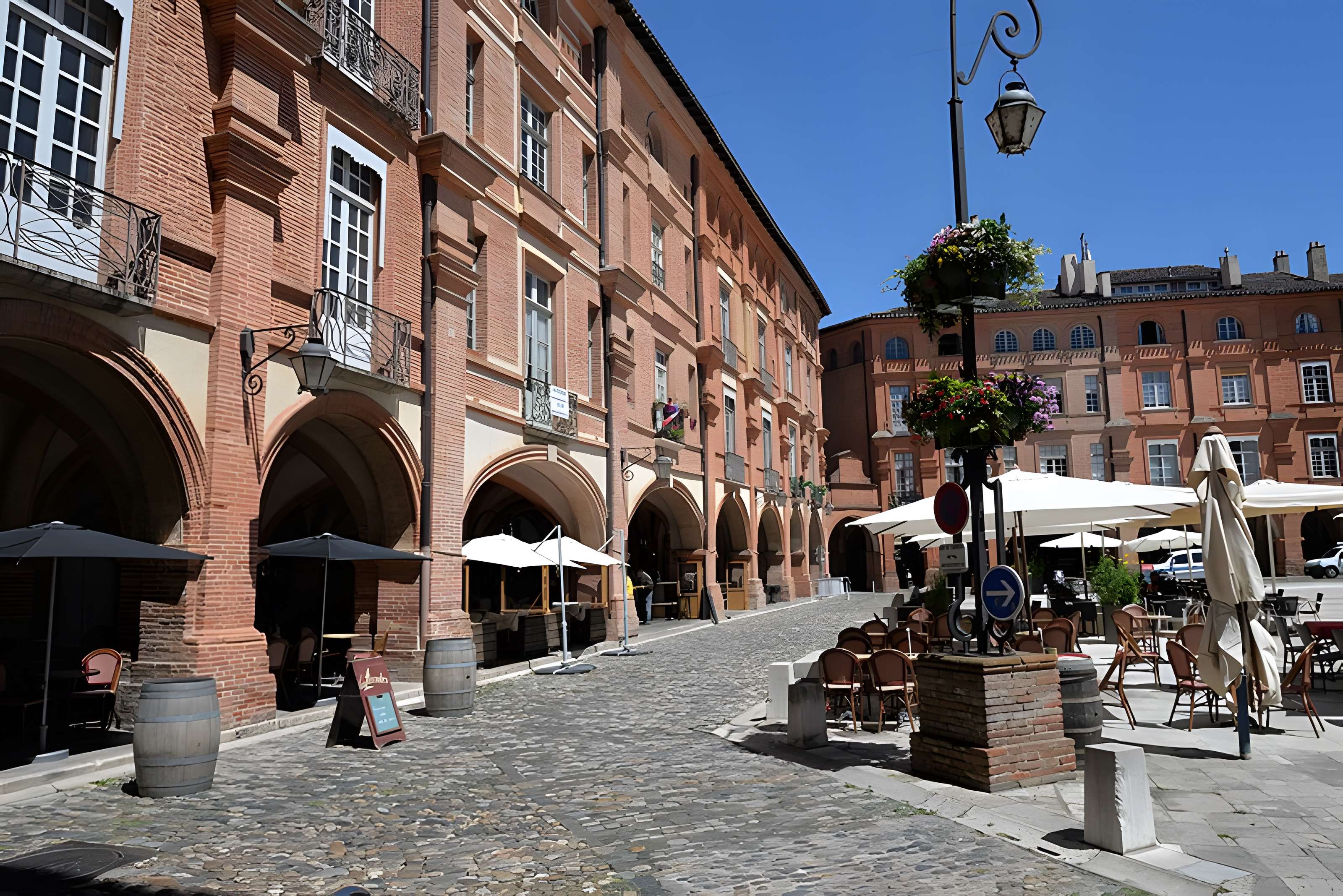 Maisons, Place Nationale de Montauban