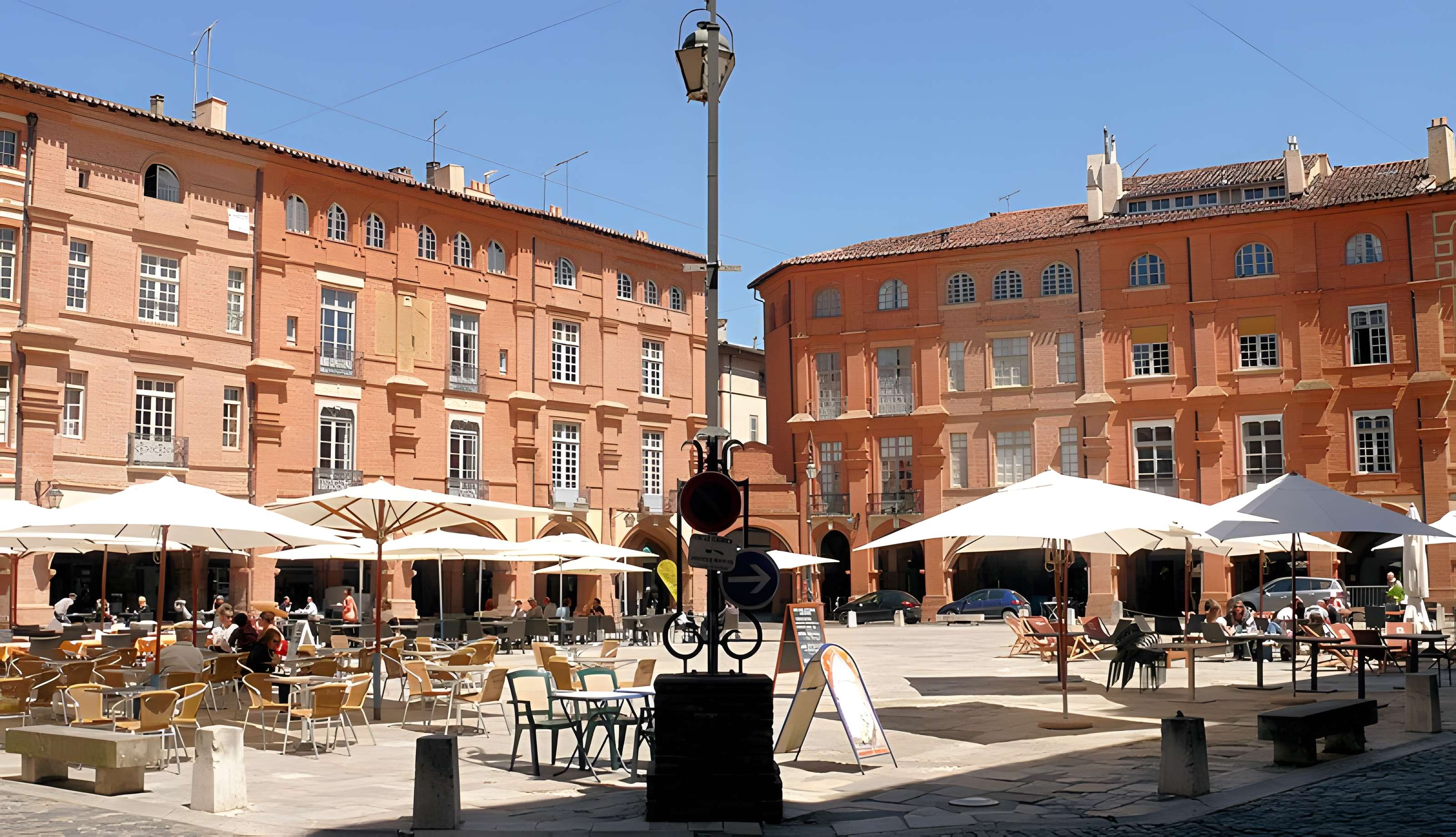 Maisons, Place Nationale de Montauban