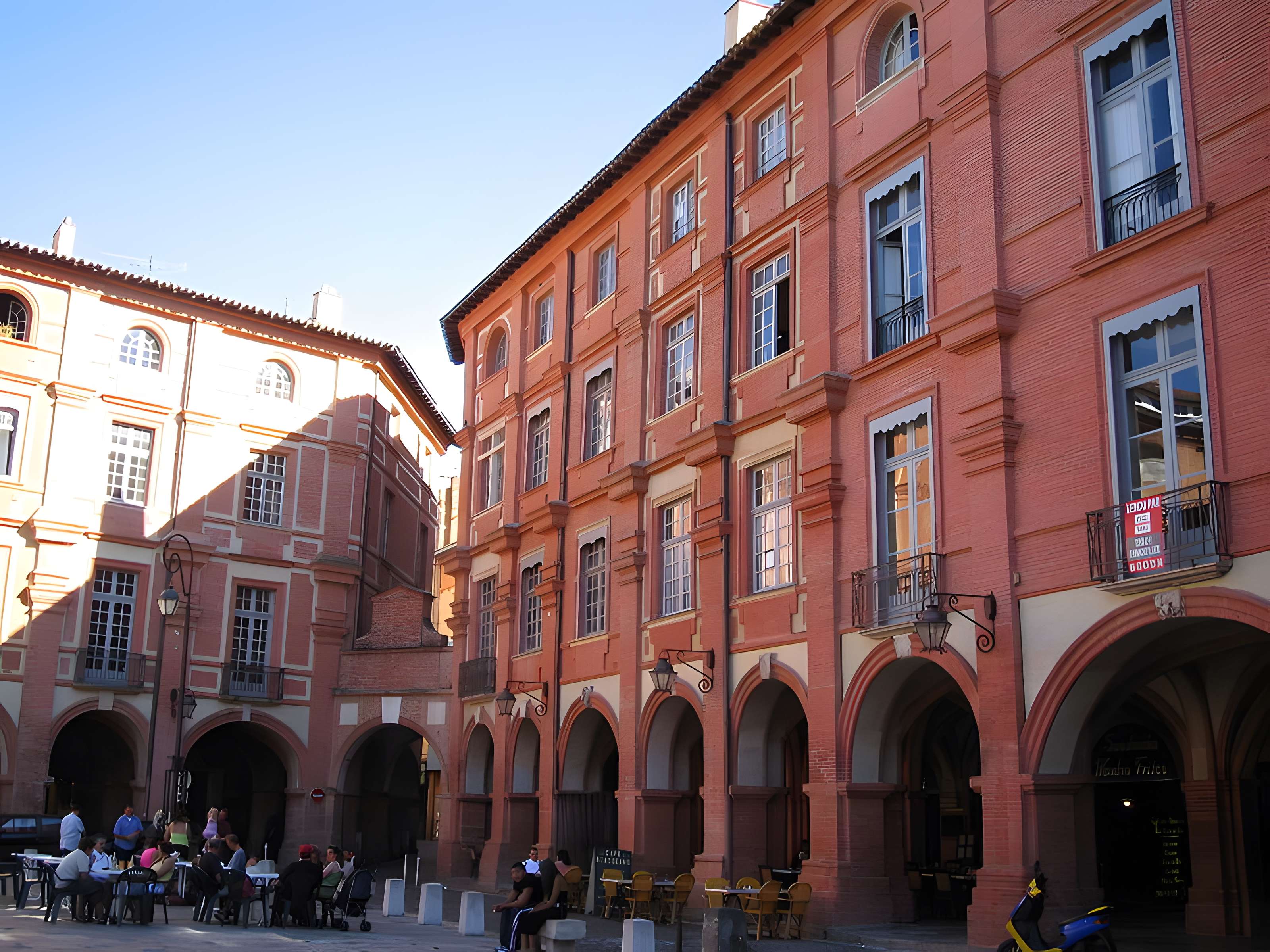 Maisons, Place Nationale de Montauban
