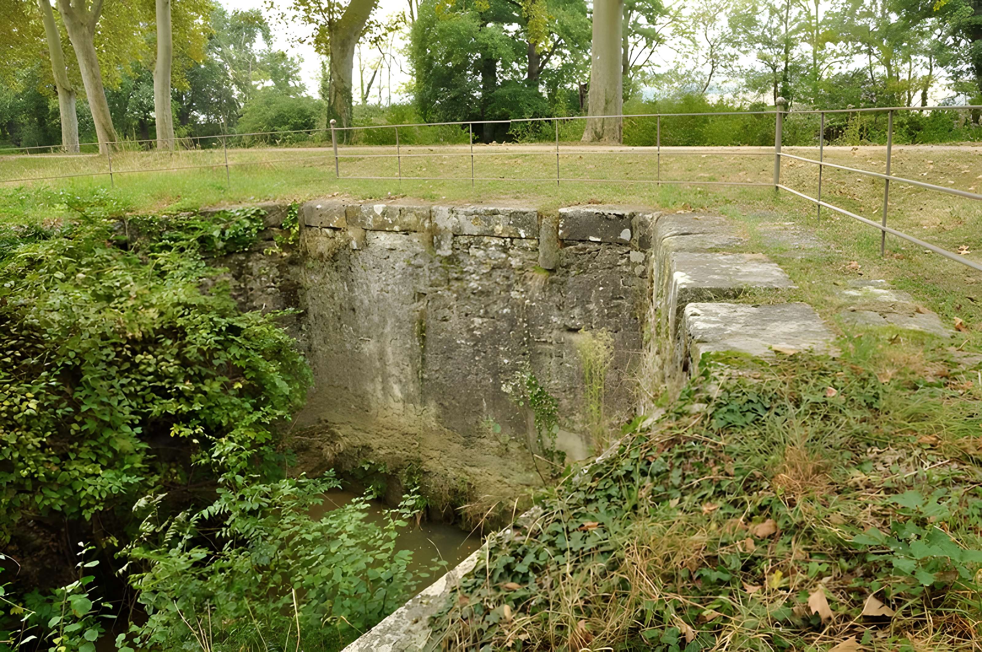 Canal du Midi Aqueduc de la Joncasse 