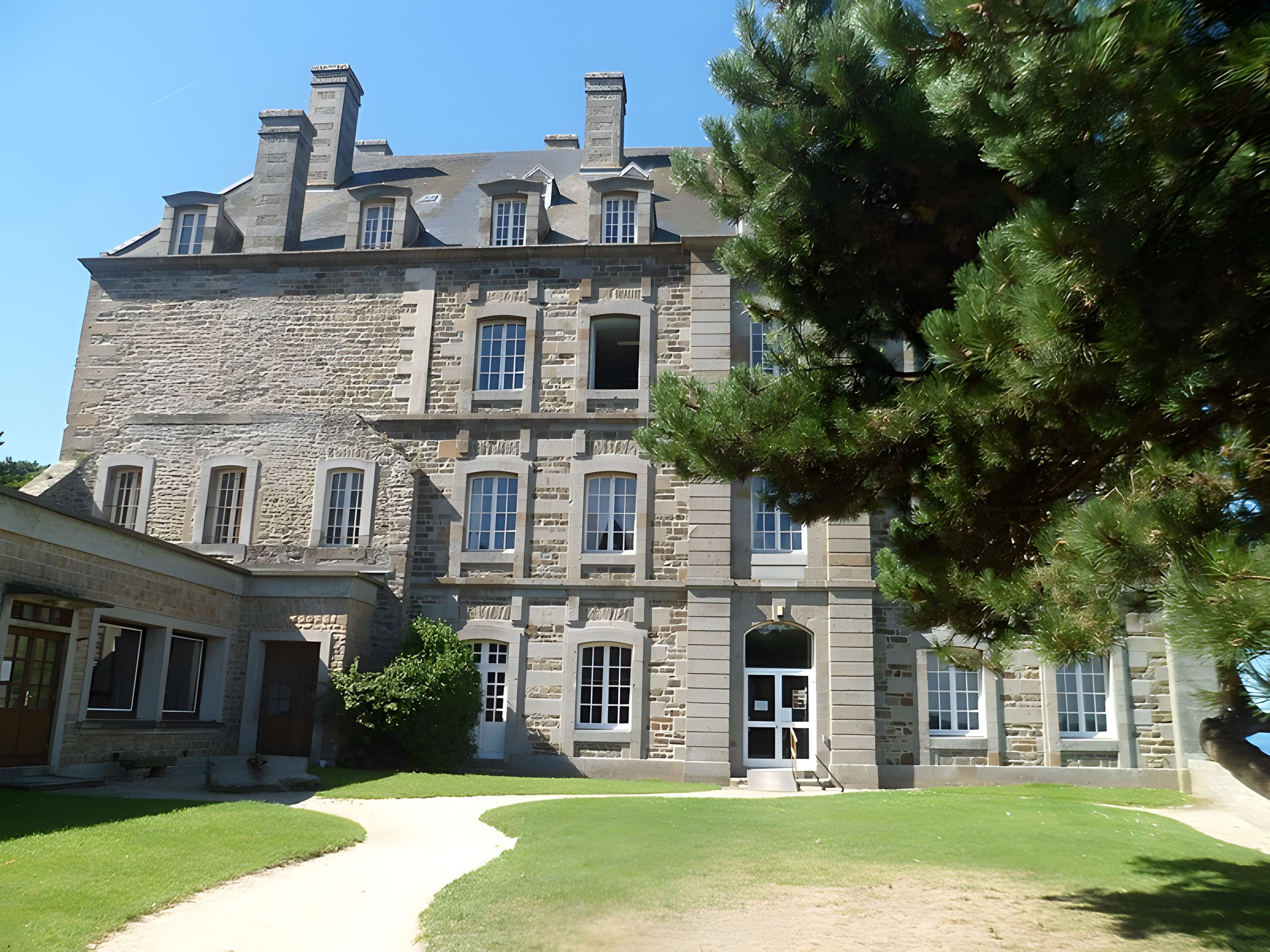 Casernes du Roc de Granville