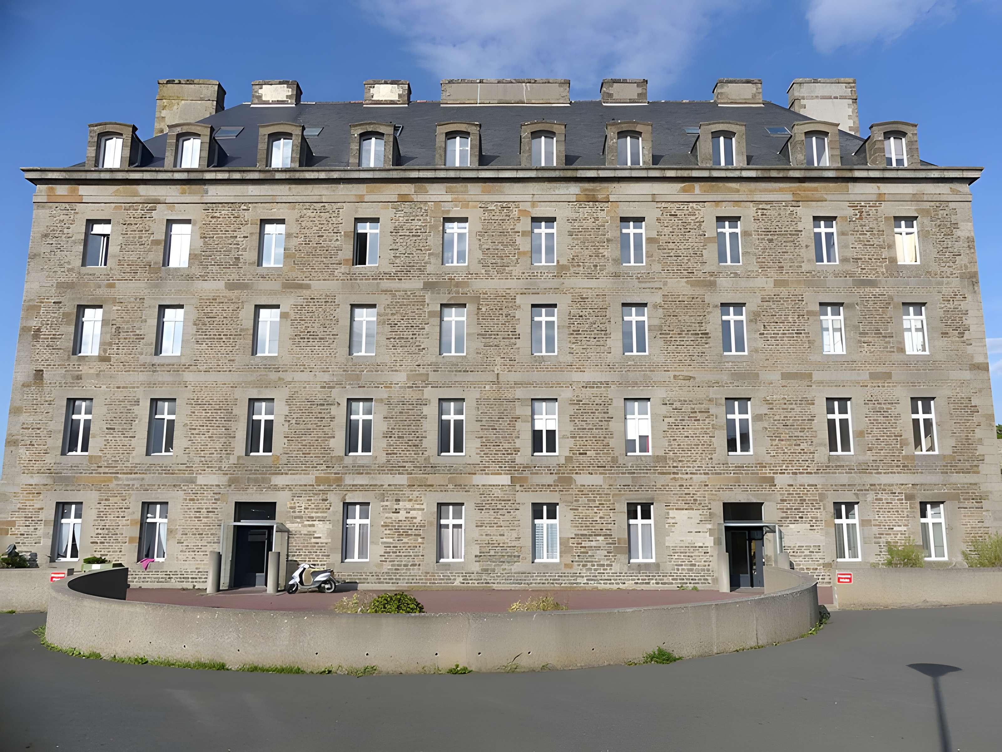 Casernes du Roc de Granville