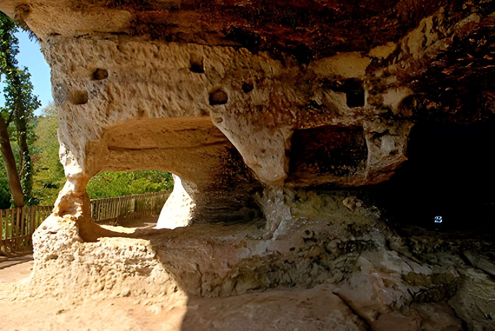 Abri de la Madeleine à Tursac 