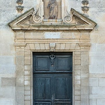 Chapelle de la confrérie des Pénitents-Gris dAigues-Mortes