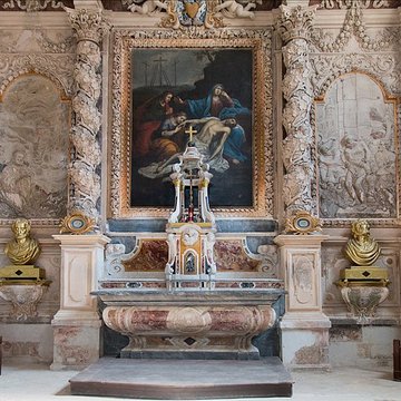 Chapelle de la confrérie des Pénitents-Gris dAigues-Mortes