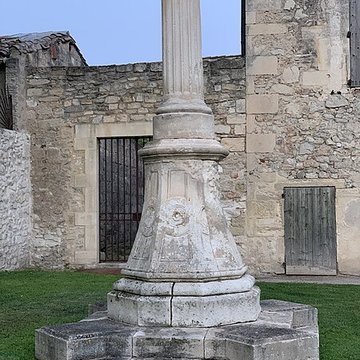 Chapelle de la confrérie des Pénitents-Gris dAigues-Mortes