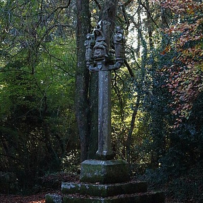 Photo de Chapelle de la Croix de Loqueffret