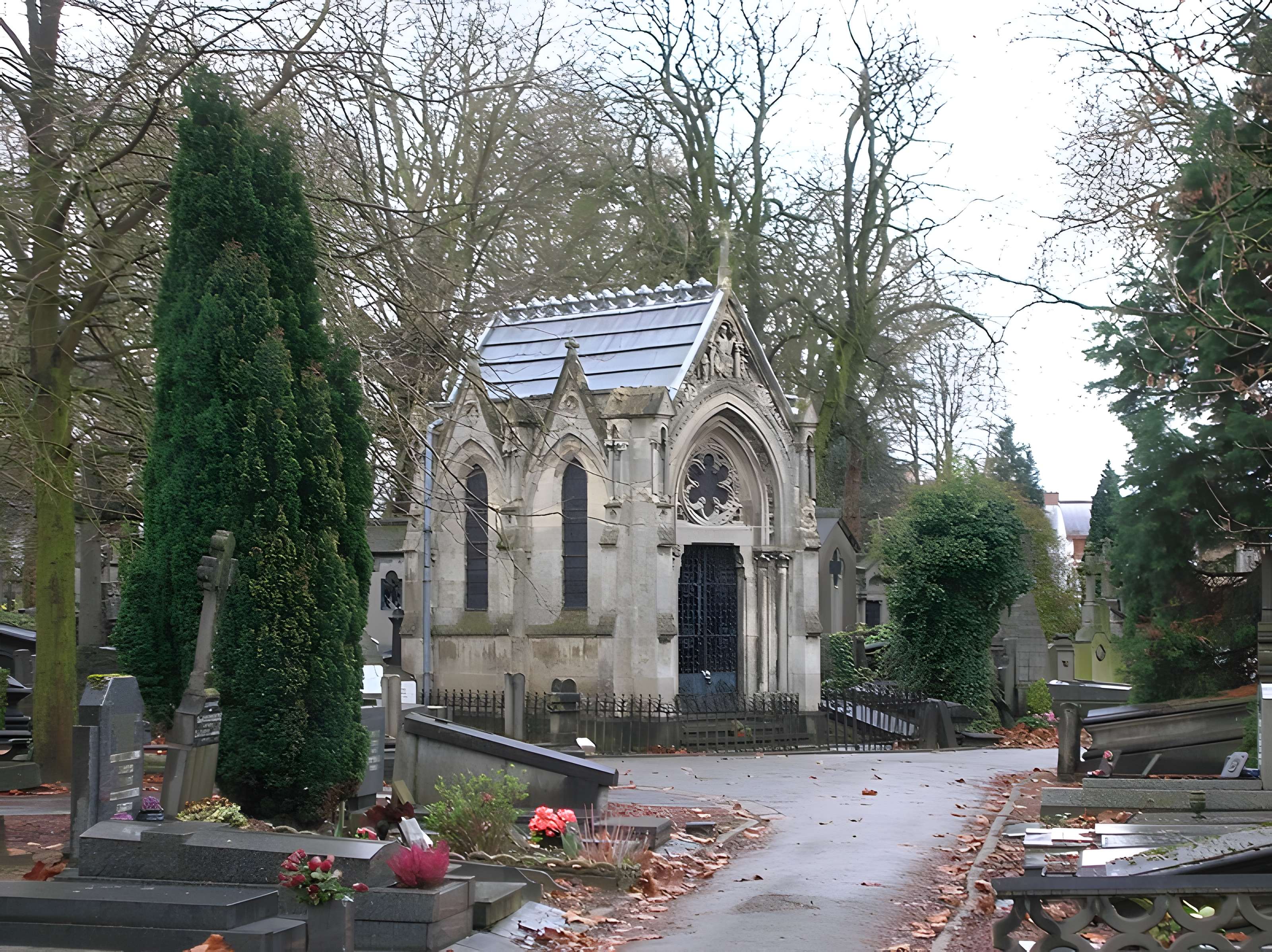 Chapelle de la famille Gonnet, située au cimetière de l'Est