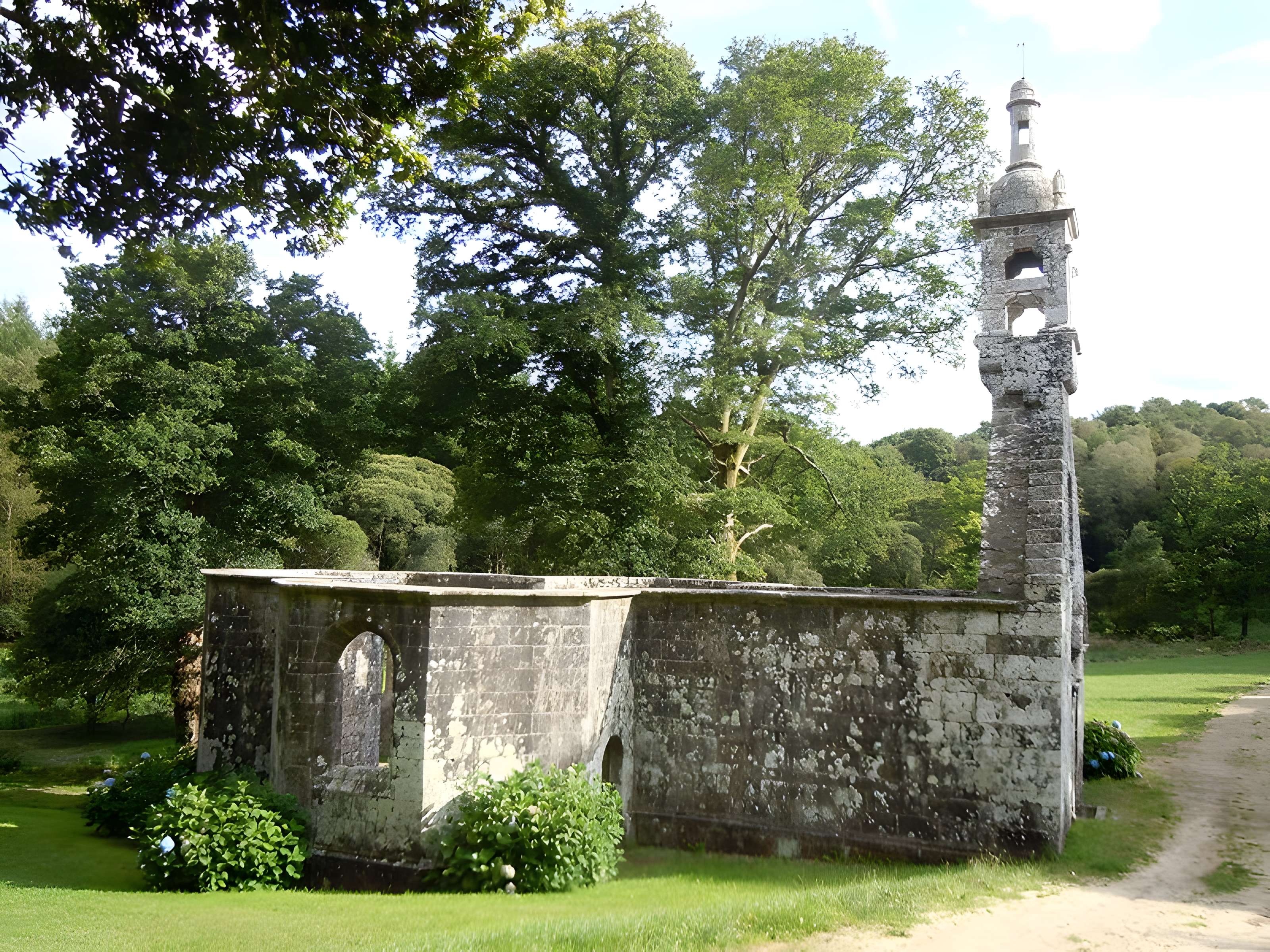 Chapelle de la Trinité de Lanvénégen 