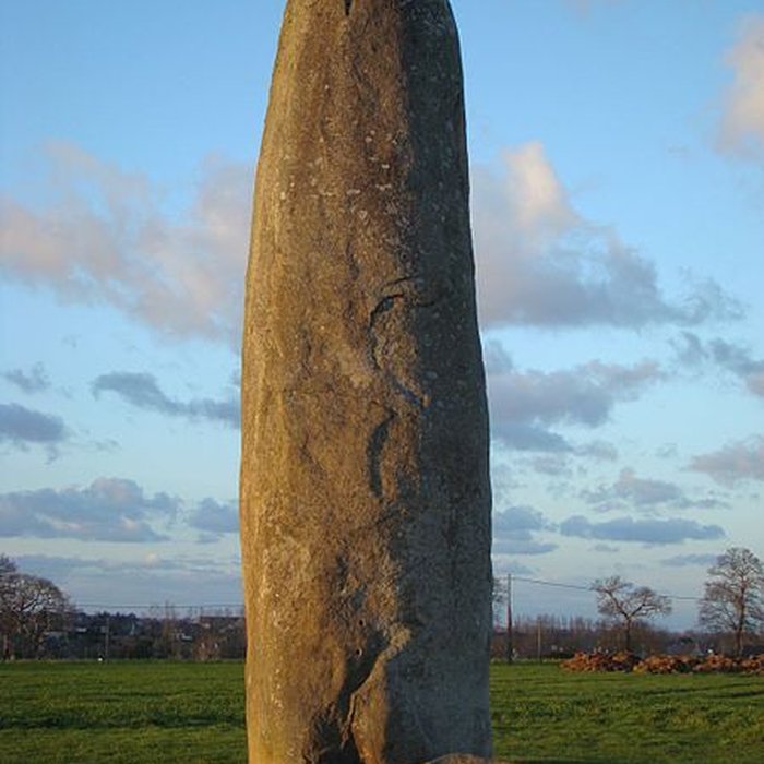Photo de Menhir de Champ-Dolent à Dol-de-Bretagne