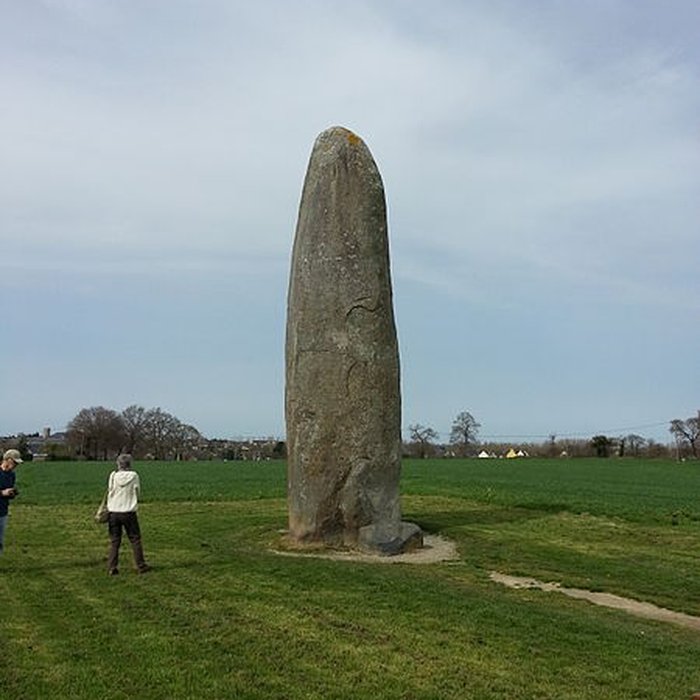 Photo de Menhir de Champ-Dolent à Dol-de-Bretagne
