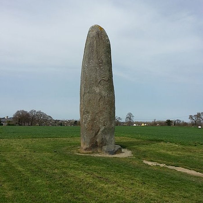 Photo de Menhir de Champ-Dolent à Dol-de-Bretagne