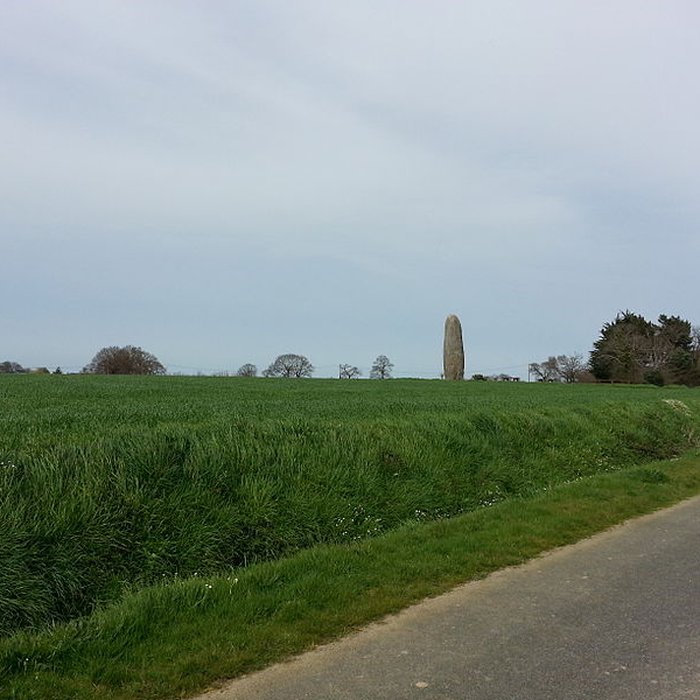 Photo de Menhir de Champ-Dolent à Dol-de-Bretagne